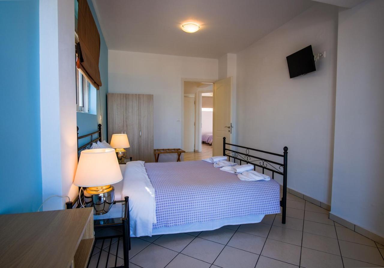 Blue Villas Agia Marina Esterno foto